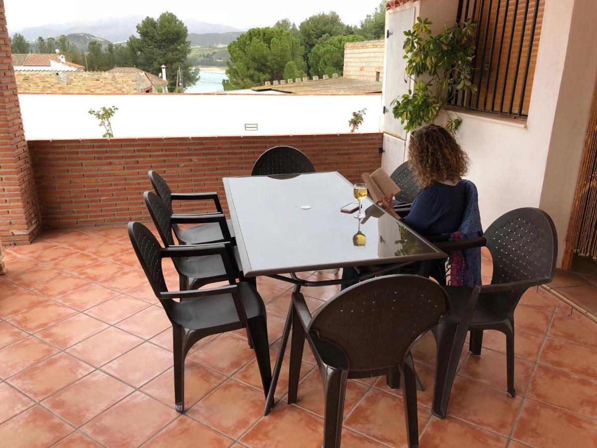 Chalet Embalse Bermejales Arenas del Rey Bagian luar foto